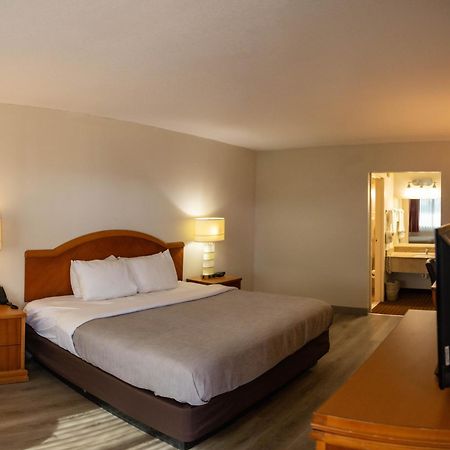 Quality Inn & Suites Lake Havasu City Exterior photo