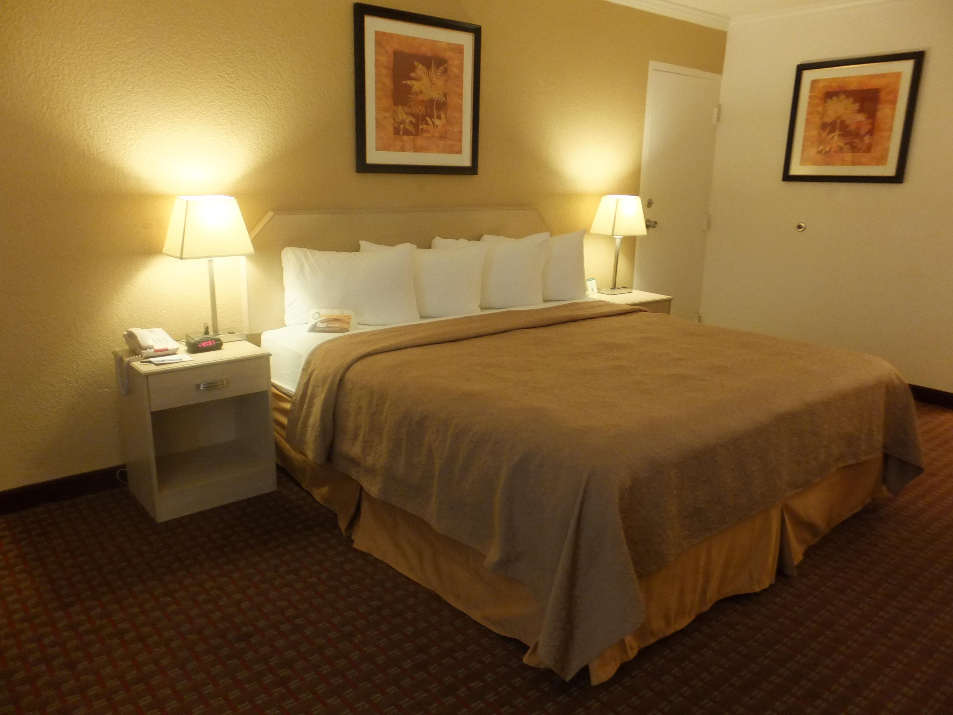 Quality Inn & Suites Lake Havasu City Exterior photo