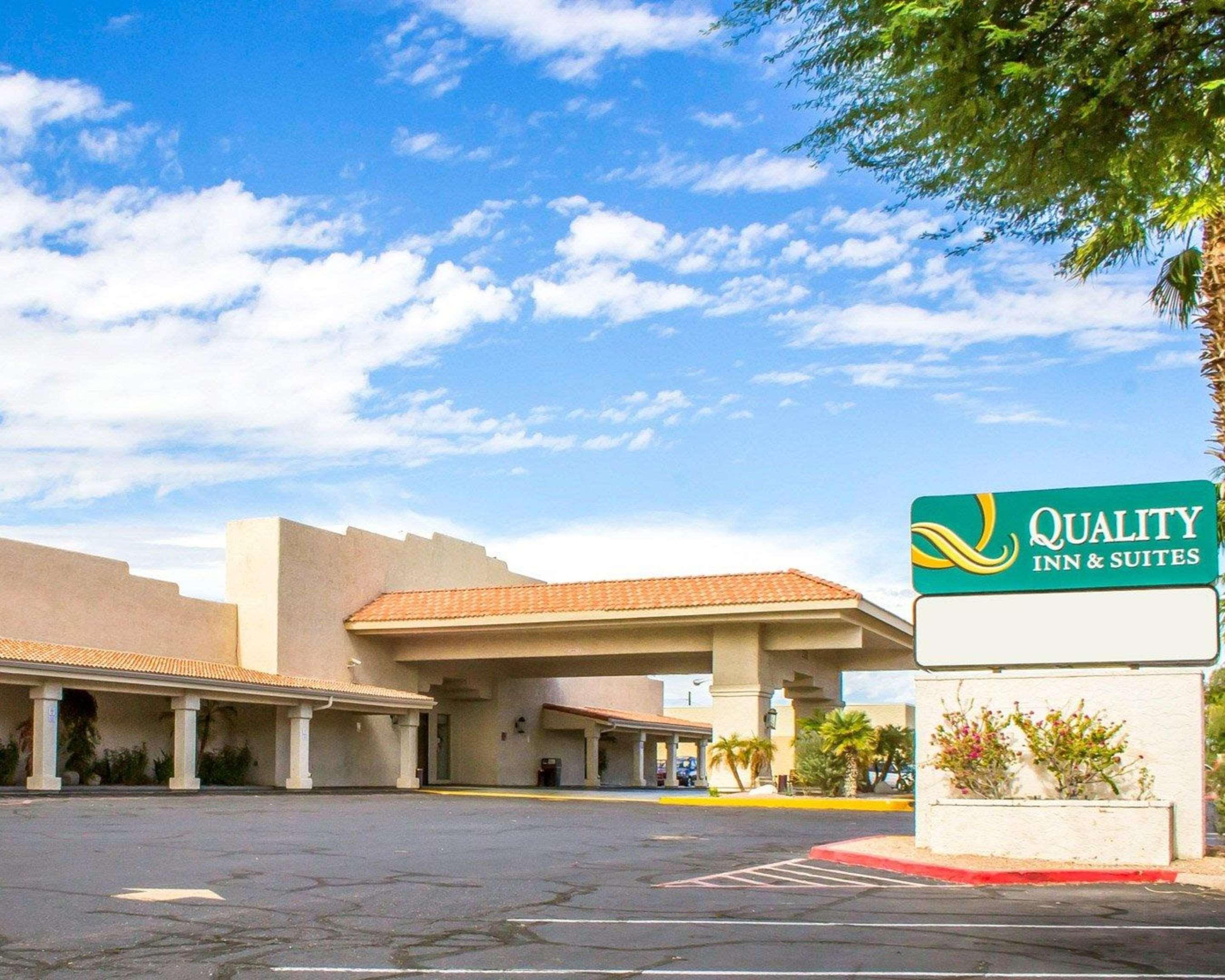 Quality Inn & Suites Lake Havasu City Exterior photo