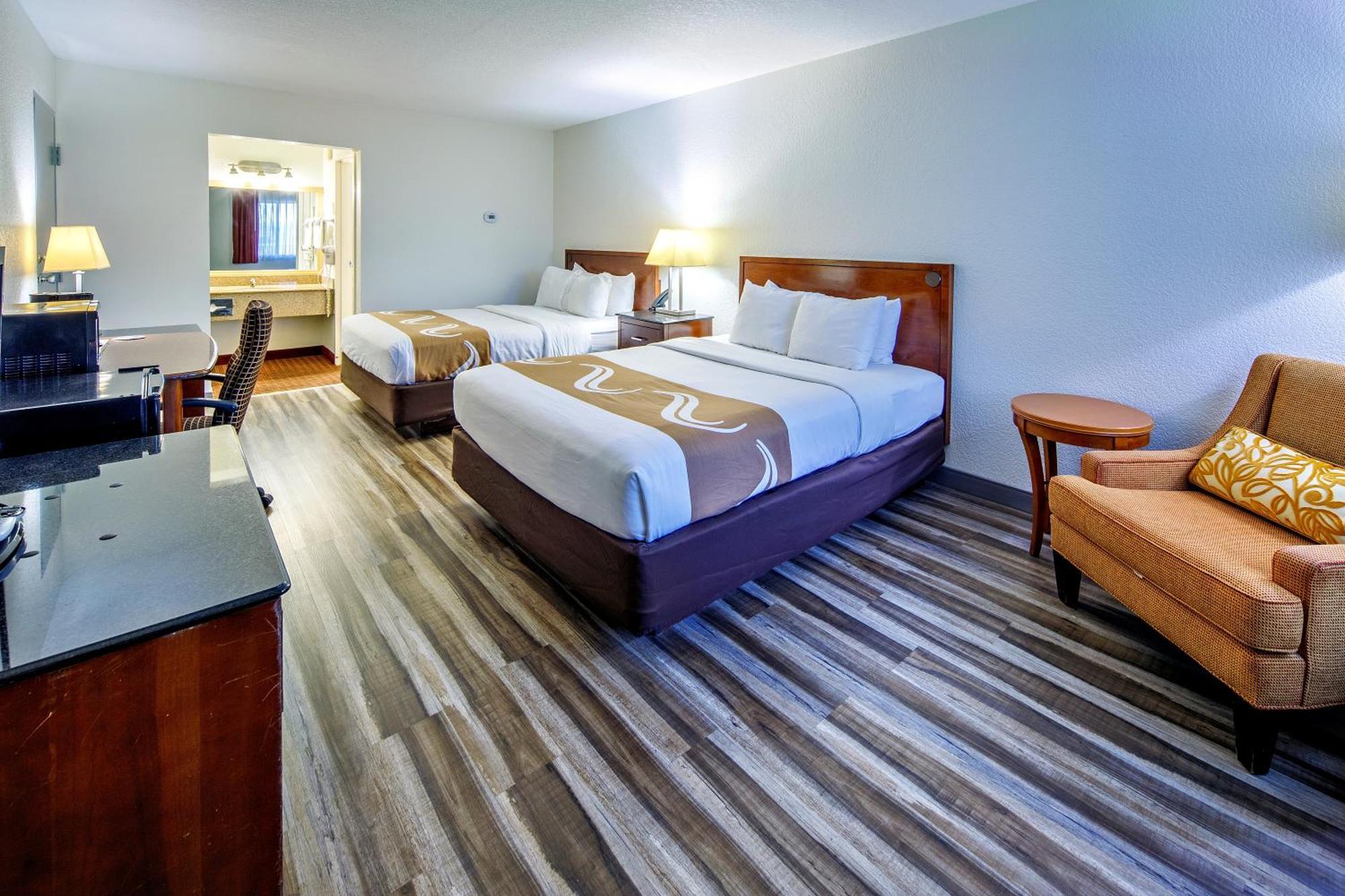 Quality Inn & Suites Lake Havasu City Exterior photo