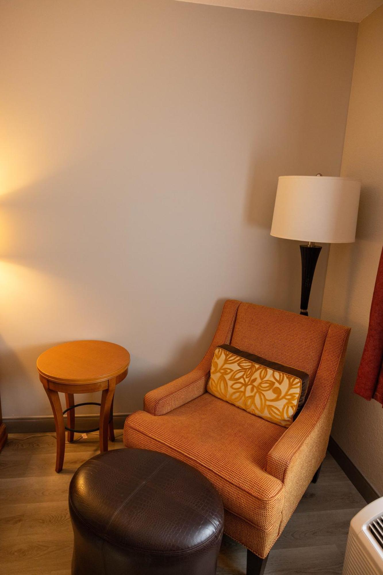 Quality Inn & Suites Lake Havasu City Exterior photo