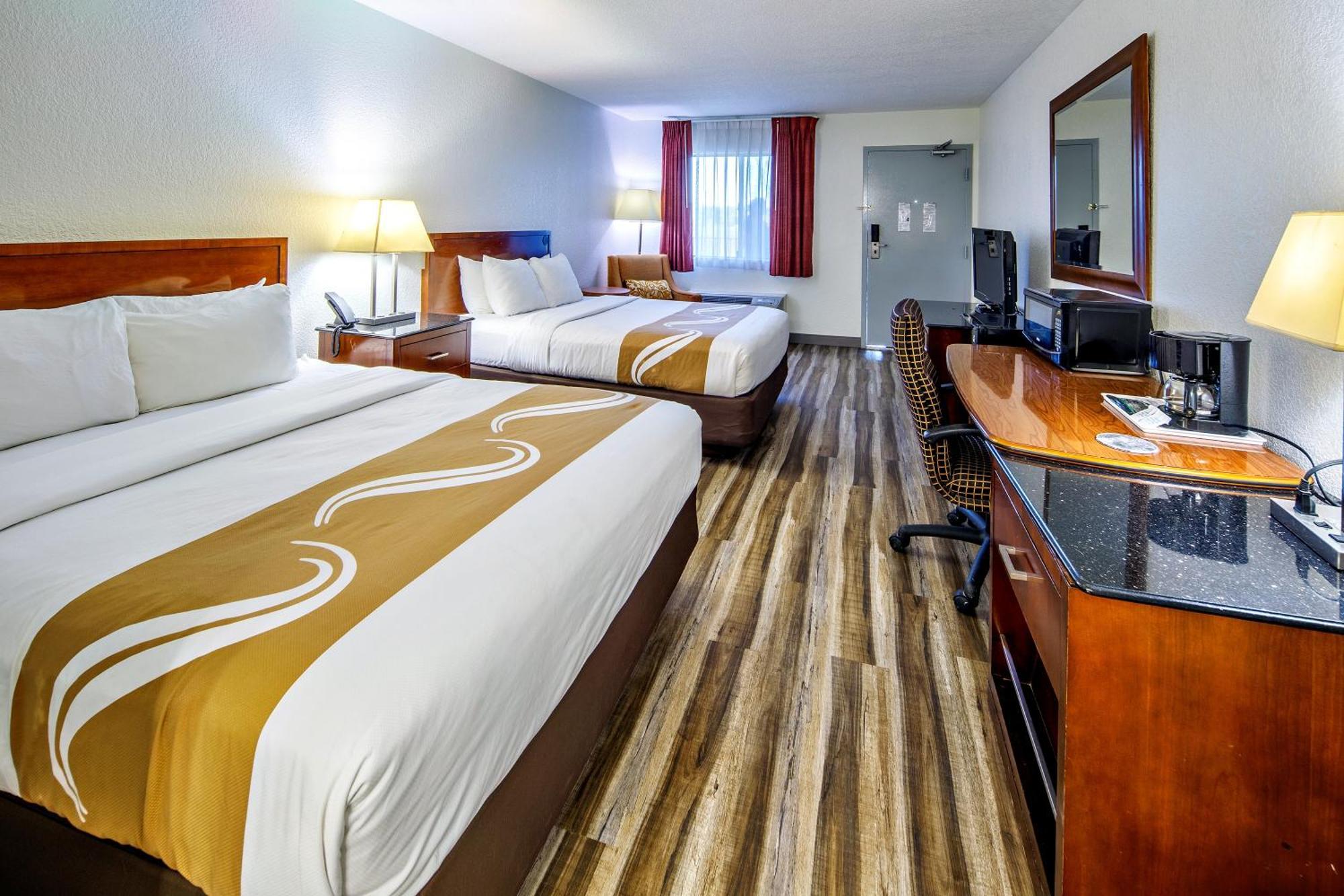 Quality Inn & Suites Lake Havasu City Exterior photo